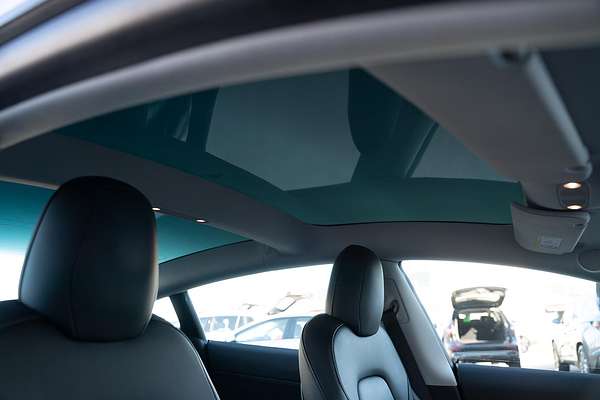 2022 Tesla Model 3 Rear-Wheel Drive