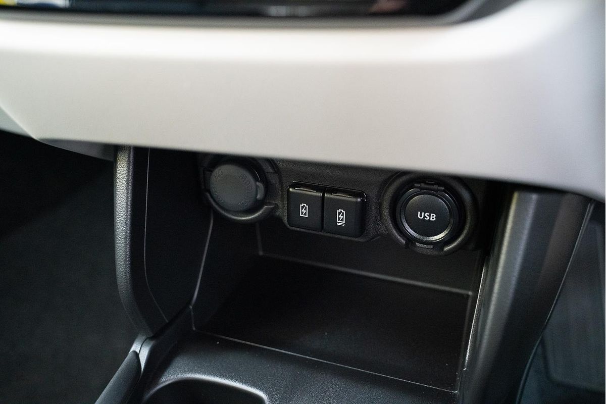 2025 Suzuki Swift Hybrid Plus UZ