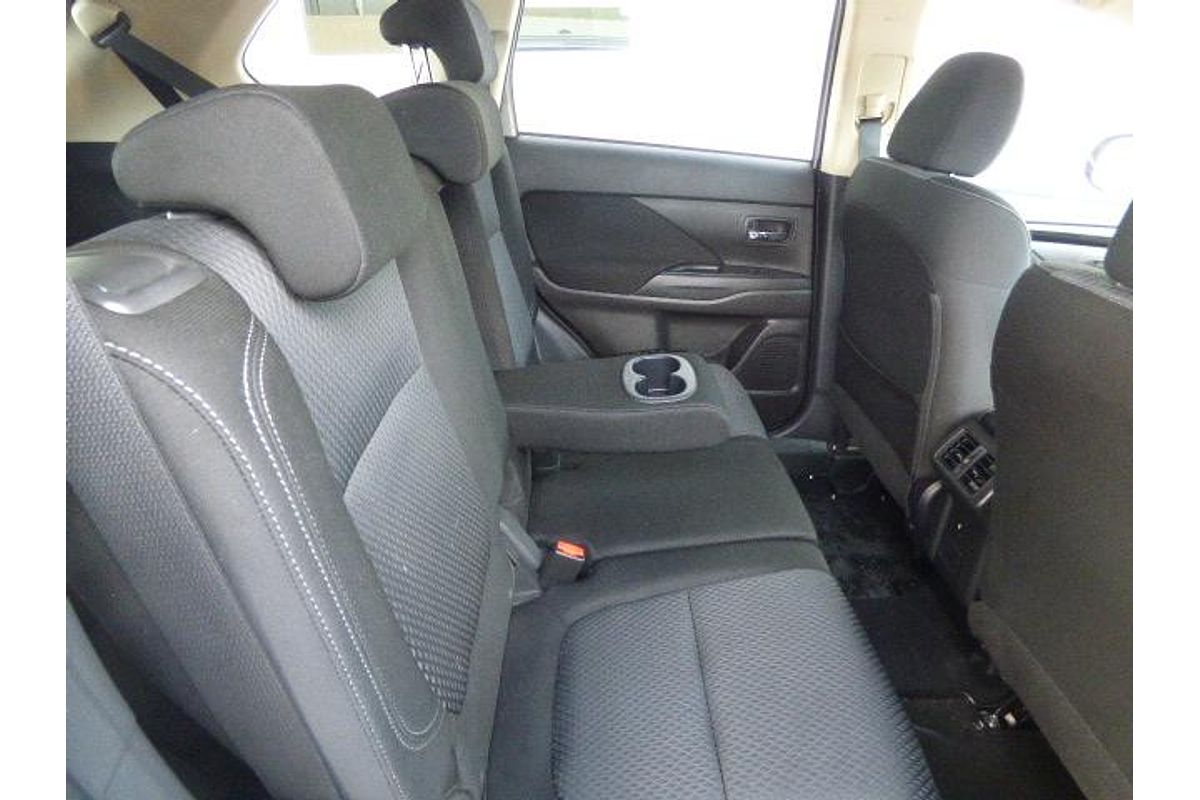 2018 Mitsubishi Outlander ES ZL
