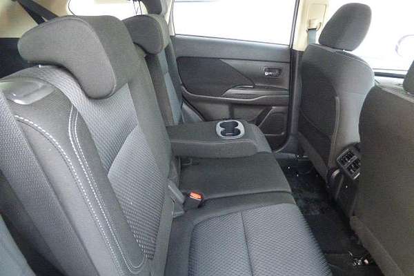 2018 Mitsubishi Outlander ES ZL