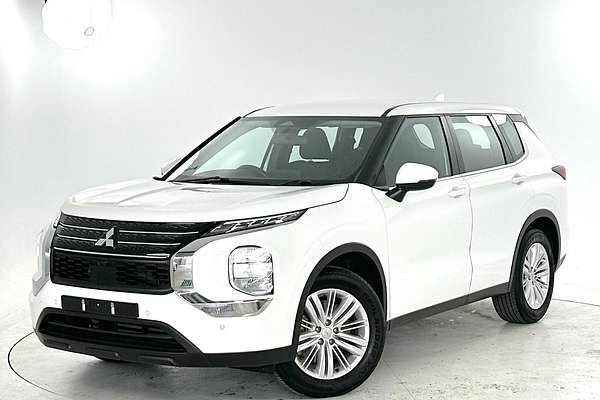 2023 Mitsubishi Outlander ES ZM