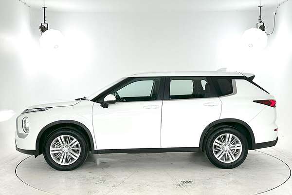 2023 Mitsubishi Outlander ES ZM