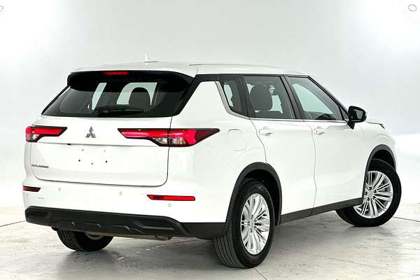 2023 Mitsubishi Outlander ES ZM