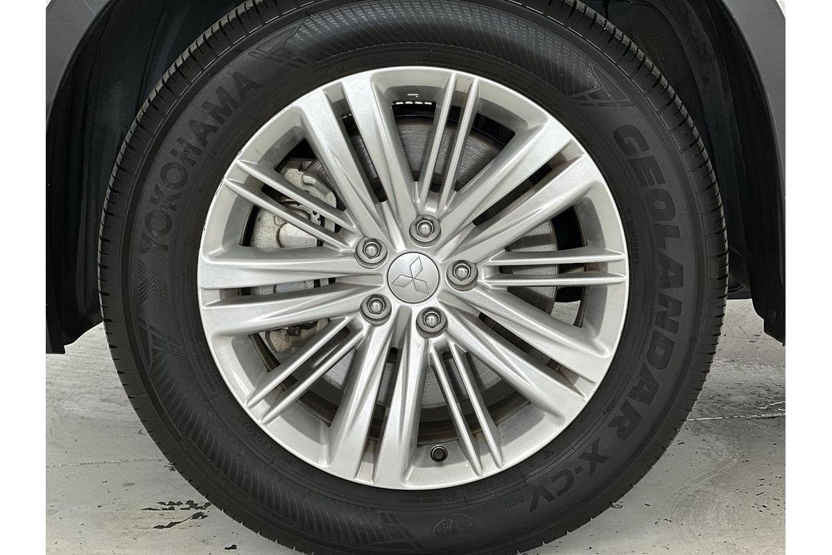 2023 Mitsubishi Outlander ES ZM