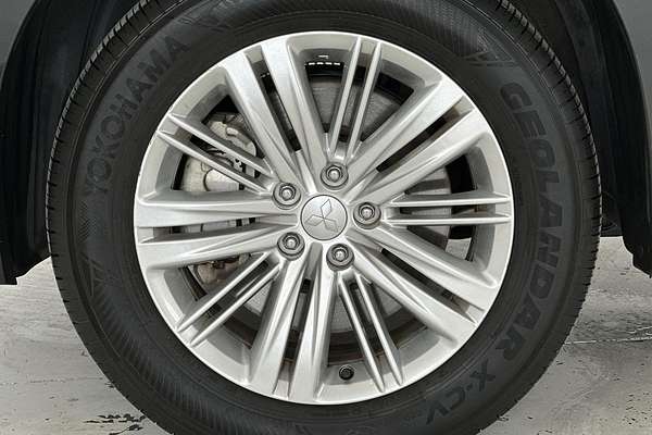 2023 Mitsubishi Outlander ES ZM