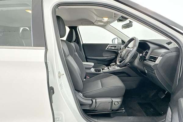 2023 Mitsubishi Outlander ES ZM