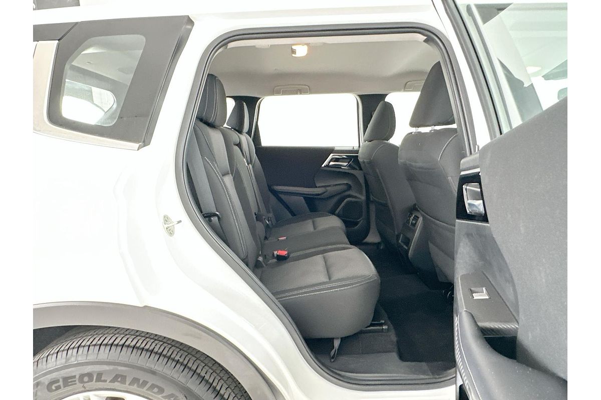2023 Mitsubishi Outlander ES ZM