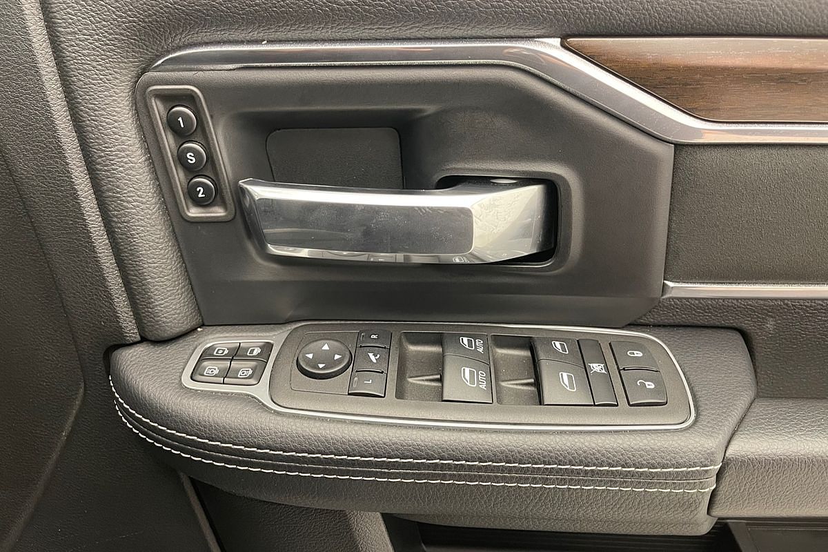 2023 RAM 2500 Laramie DJ 4X4