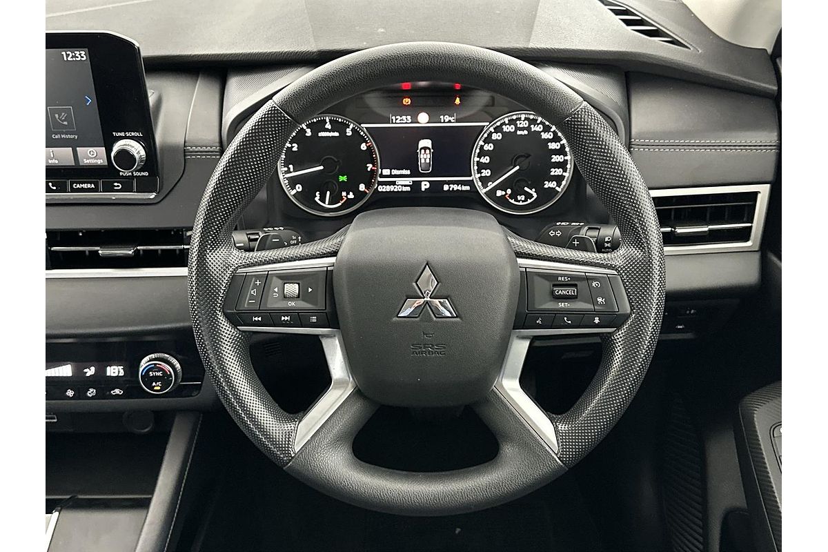 2023 Mitsubishi Outlander ES ZM