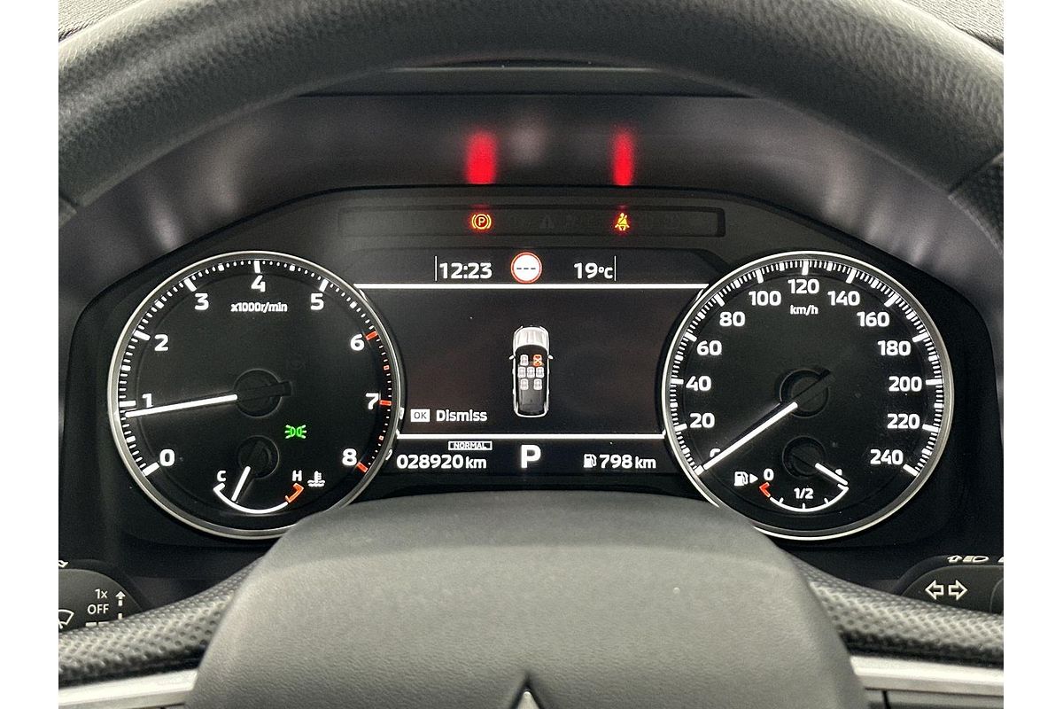 2023 Mitsubishi Outlander ES ZM