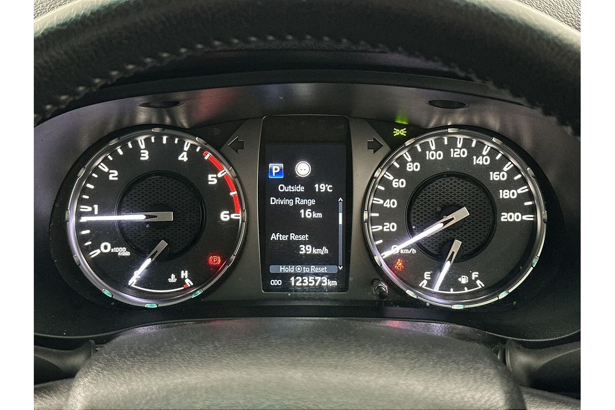 2021 Toyota Hilux SR5 GUN126R 4X4