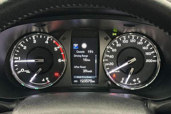 2021 Toyota Hilux SR5 GUN126R 4X4