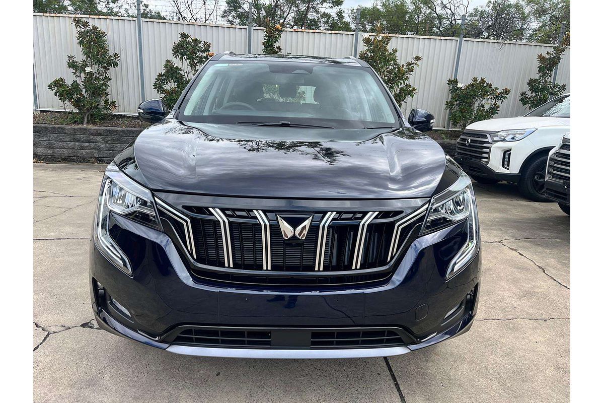 2025 Mahindra XUV700 AX7L