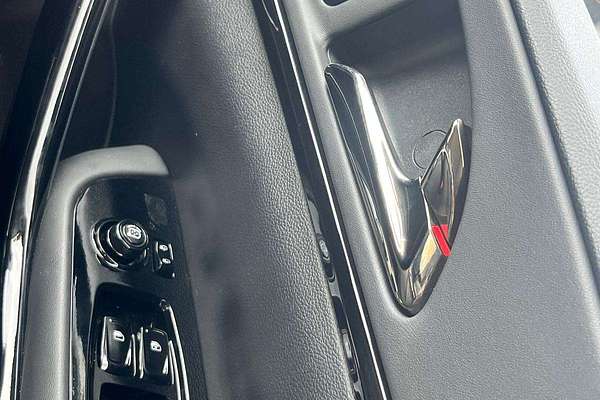 2025 Mahindra XUV700 AX7L