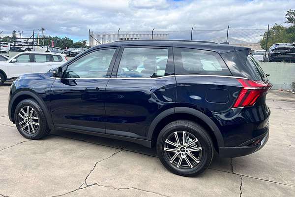 2025 Mahindra XUV700 AX7L