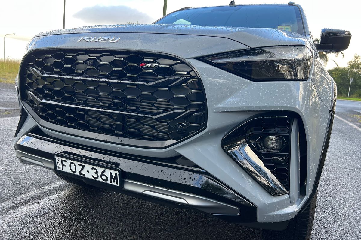 2024 Isuzu MU-X X-TERRAIN