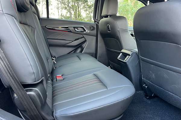 2024 Isuzu MU-X X-TERRAIN