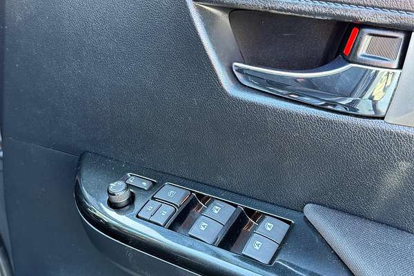 2017 Toyota Hilux SR5 GUN126R 4X4