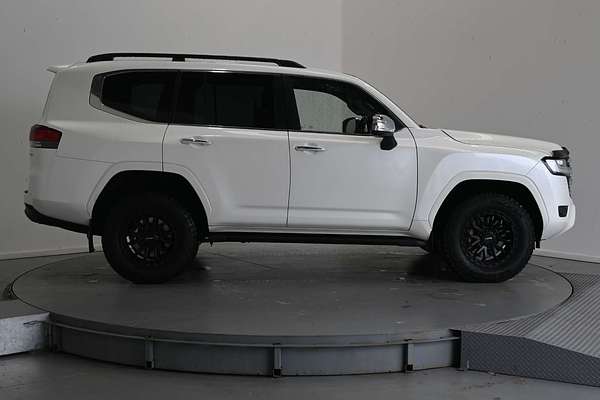 2021 Toyota Landcruiser Sahara FJA300R
