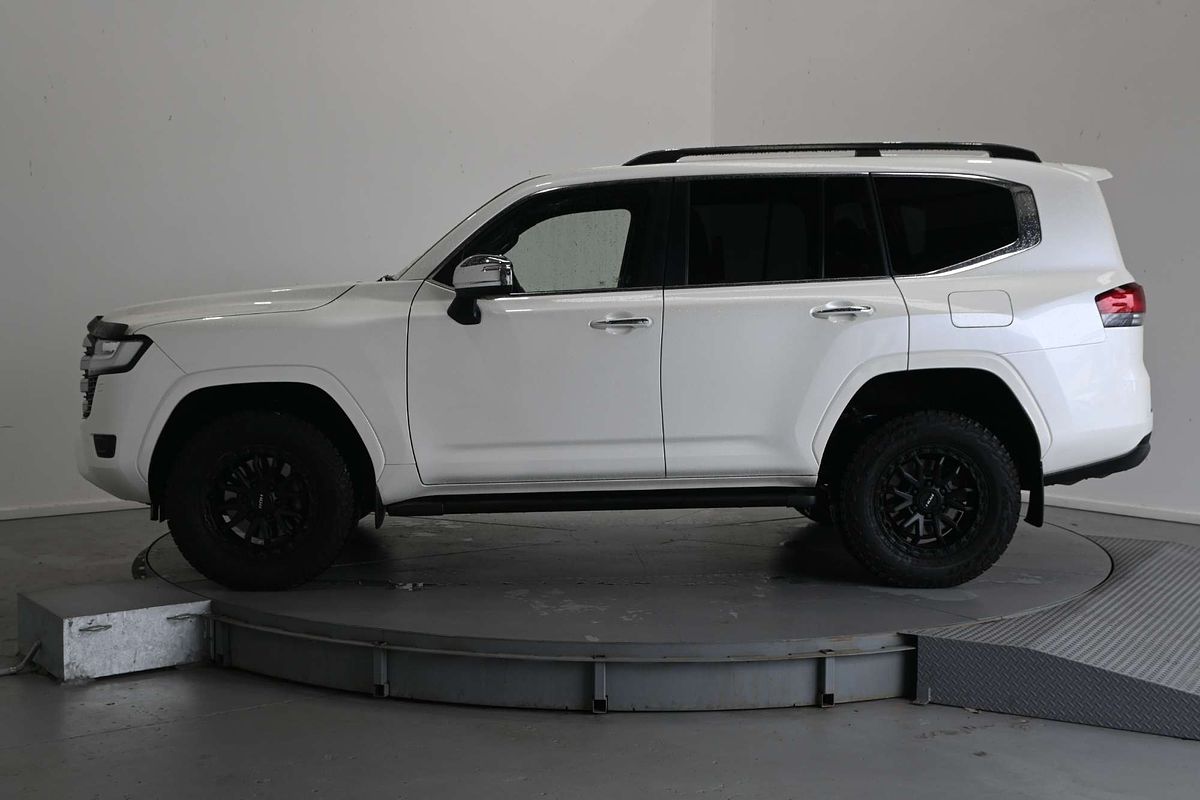 2021 Toyota Landcruiser Sahara FJA300R