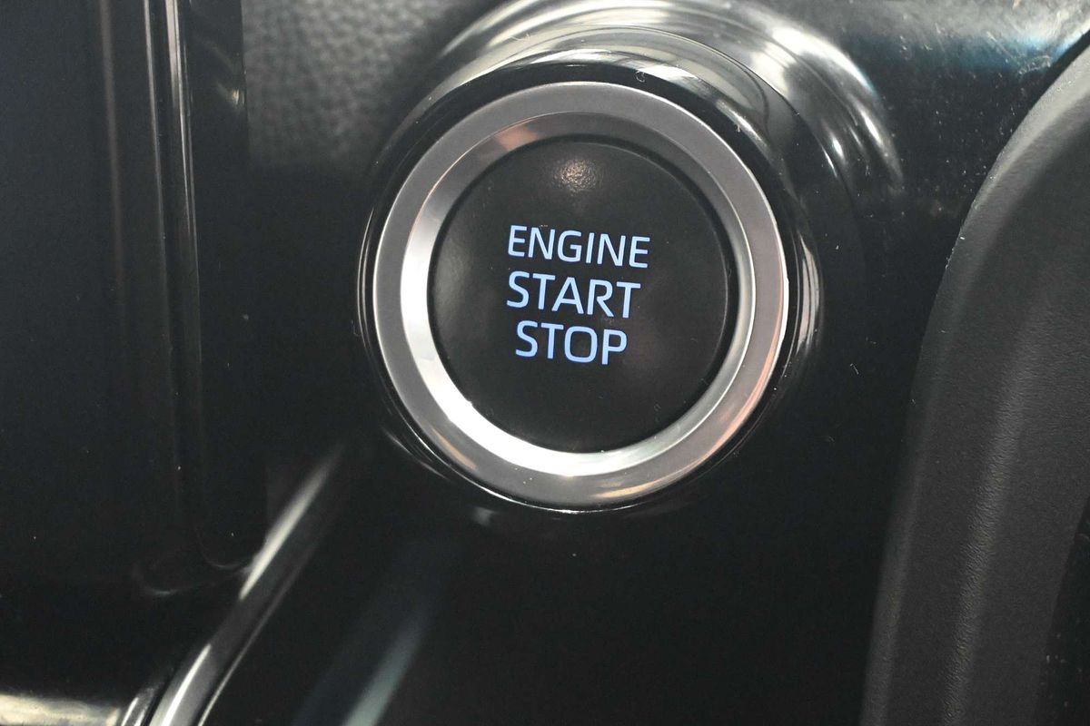 2021 Toyota Landcruiser Sahara FJA300R