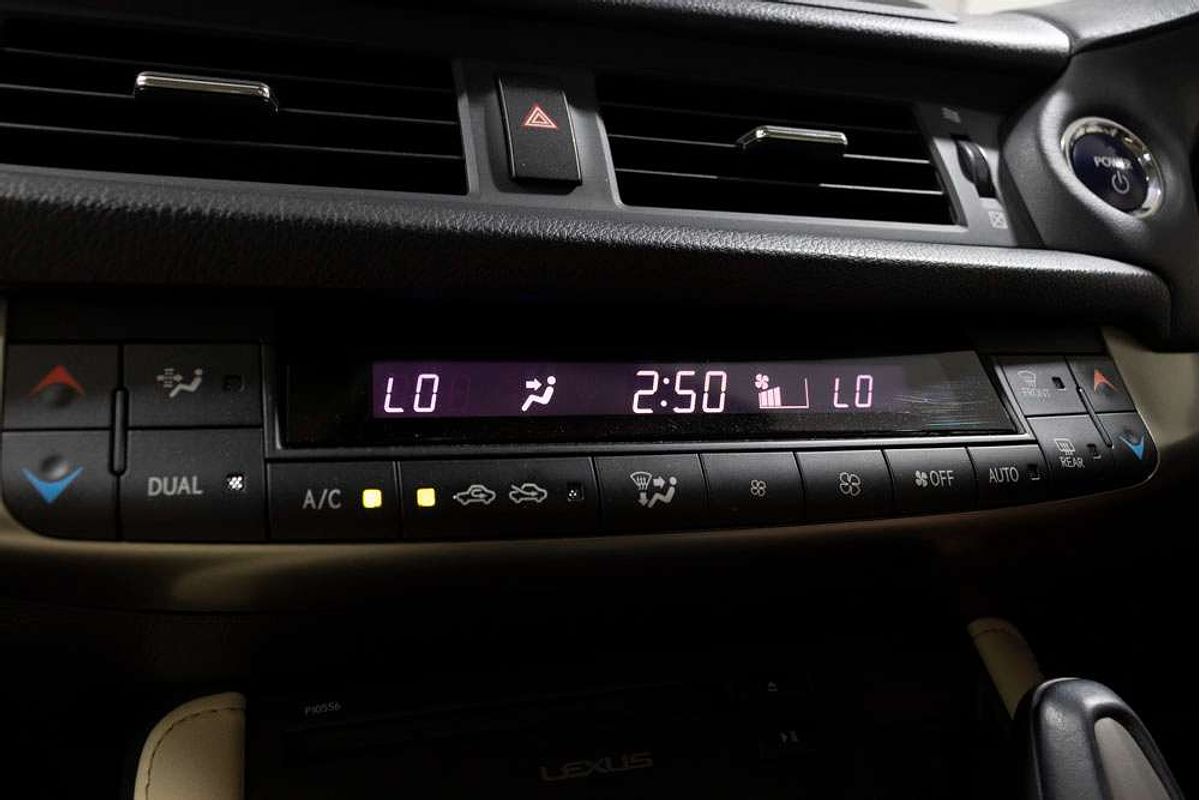 2015 Lexus CT CT200h Luxury ZWA10R