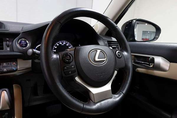 2015 Lexus CT CT200h Luxury ZWA10R
