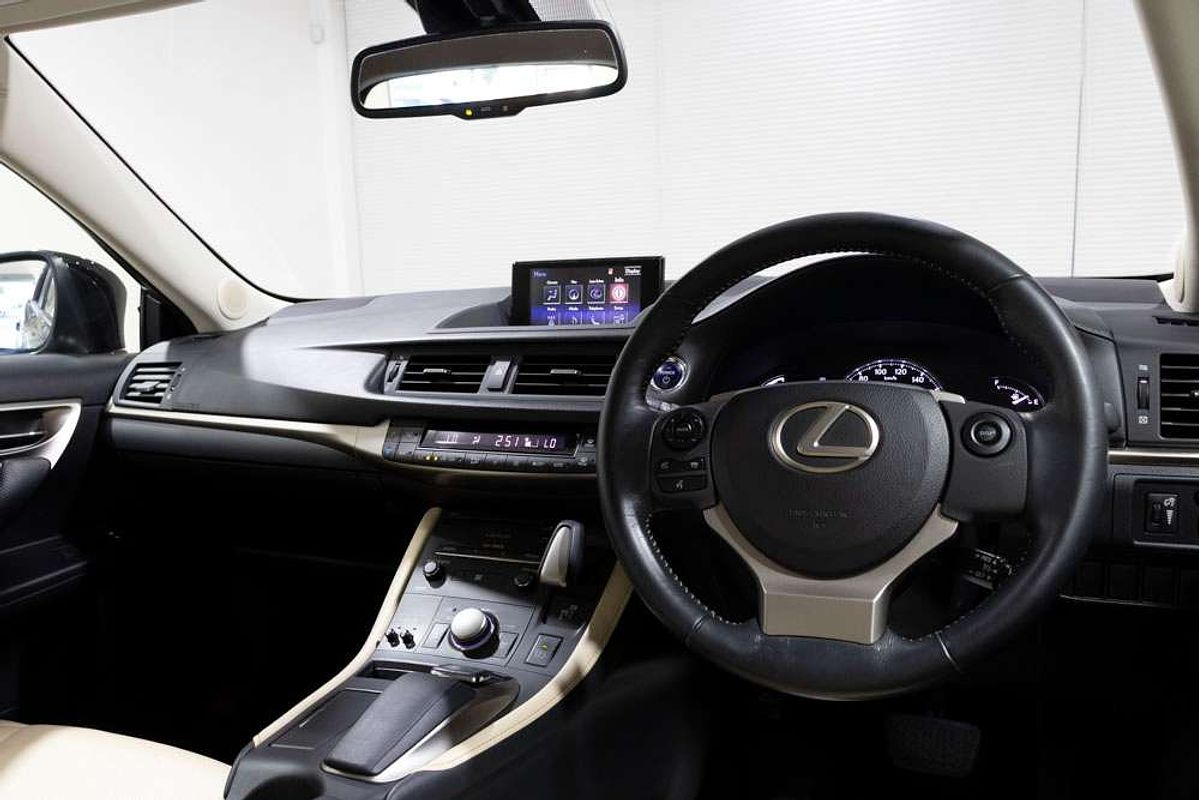 2015 Lexus CT CT200h Luxury ZWA10R