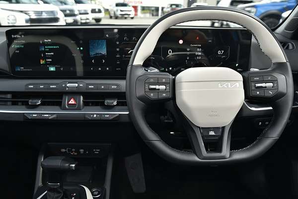 2025 Kia K4 GT-Line CL4m
