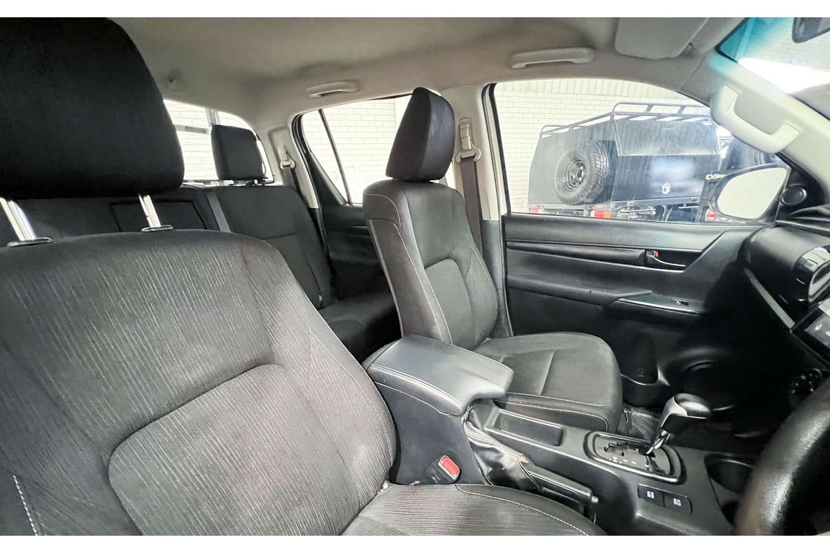 2015 Toyota Hilux SR GUN126R 4X4