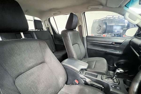 2015 Toyota Hilux SR GUN126R 4X4
