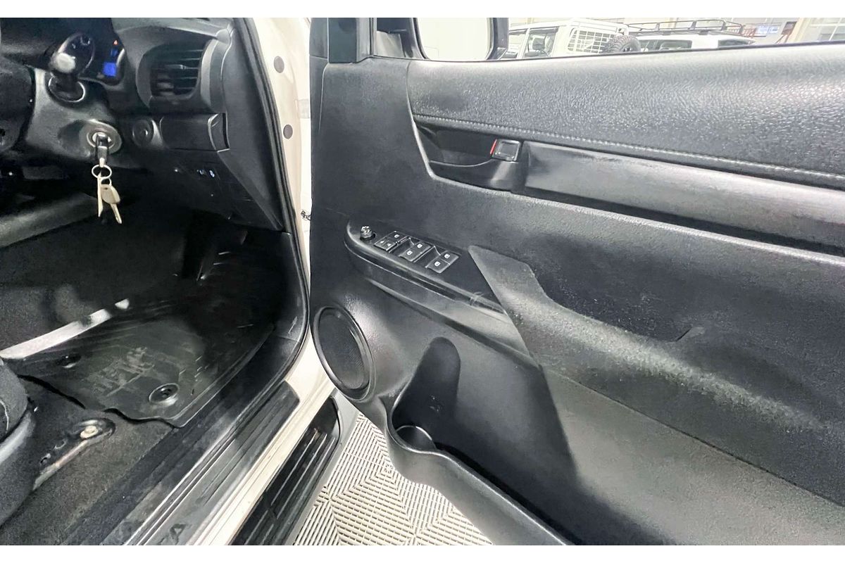 2015 Toyota Hilux SR GUN126R 4X4