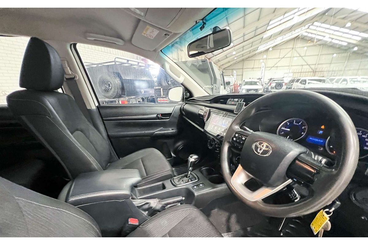 2015 Toyota Hilux SR GUN126R 4X4
