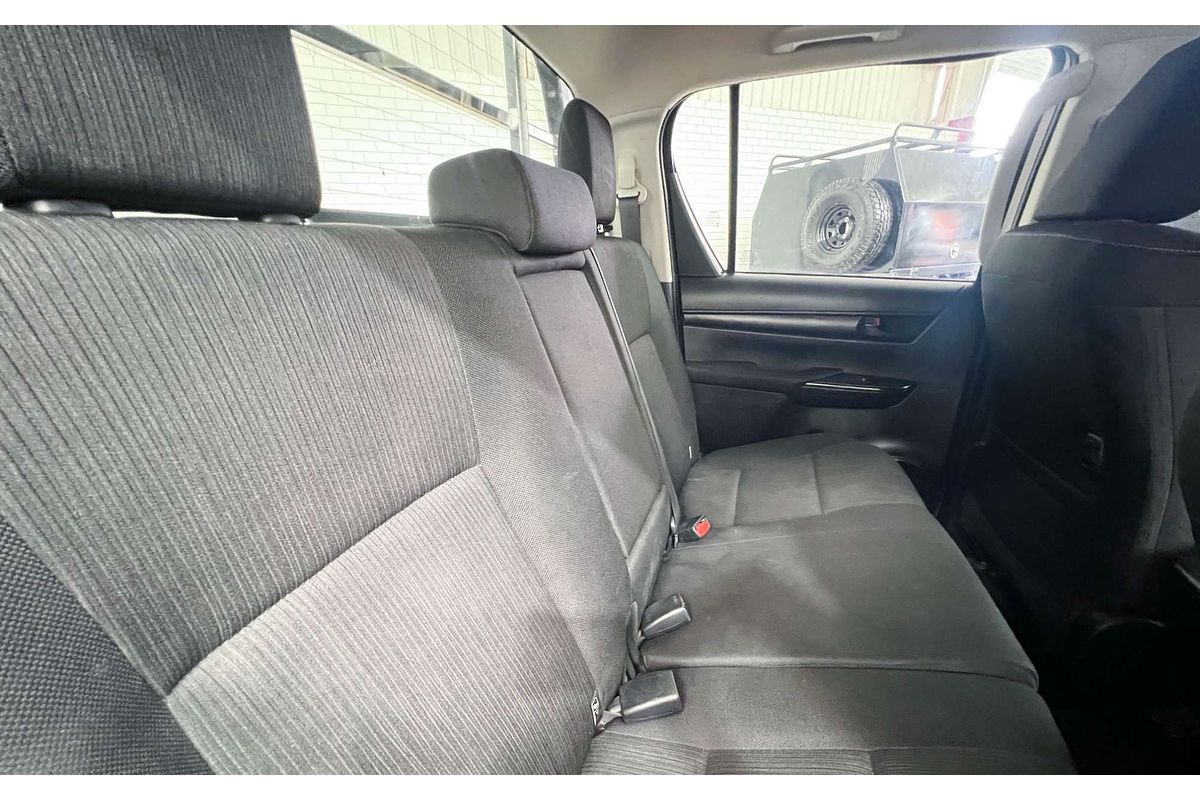 2015 Toyota Hilux SR GUN126R 4X4