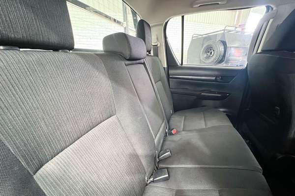 2015 Toyota Hilux SR GUN126R 4X4