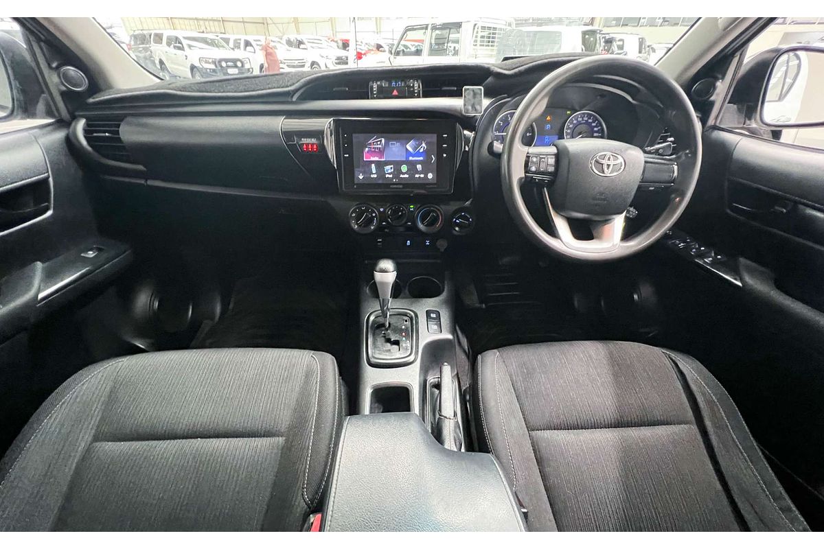 2015 Toyota Hilux SR GUN126R 4X4