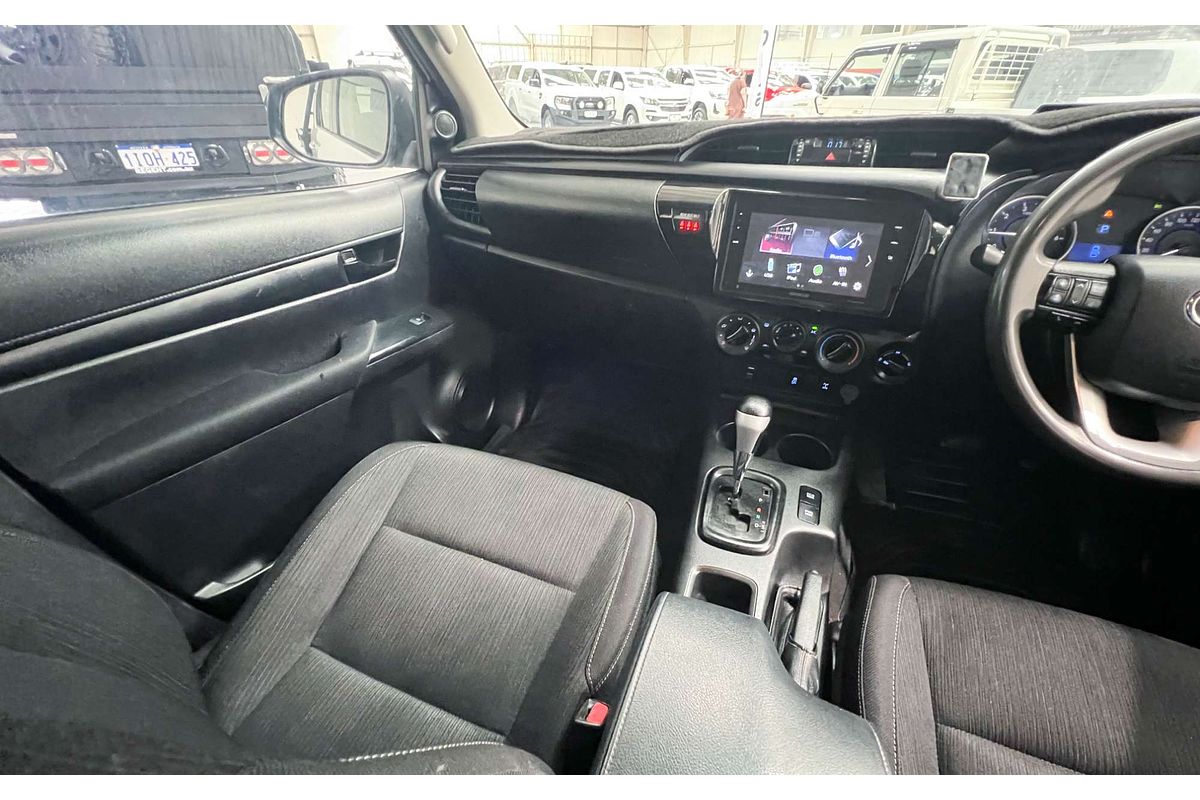 2015 Toyota Hilux SR GUN126R 4X4