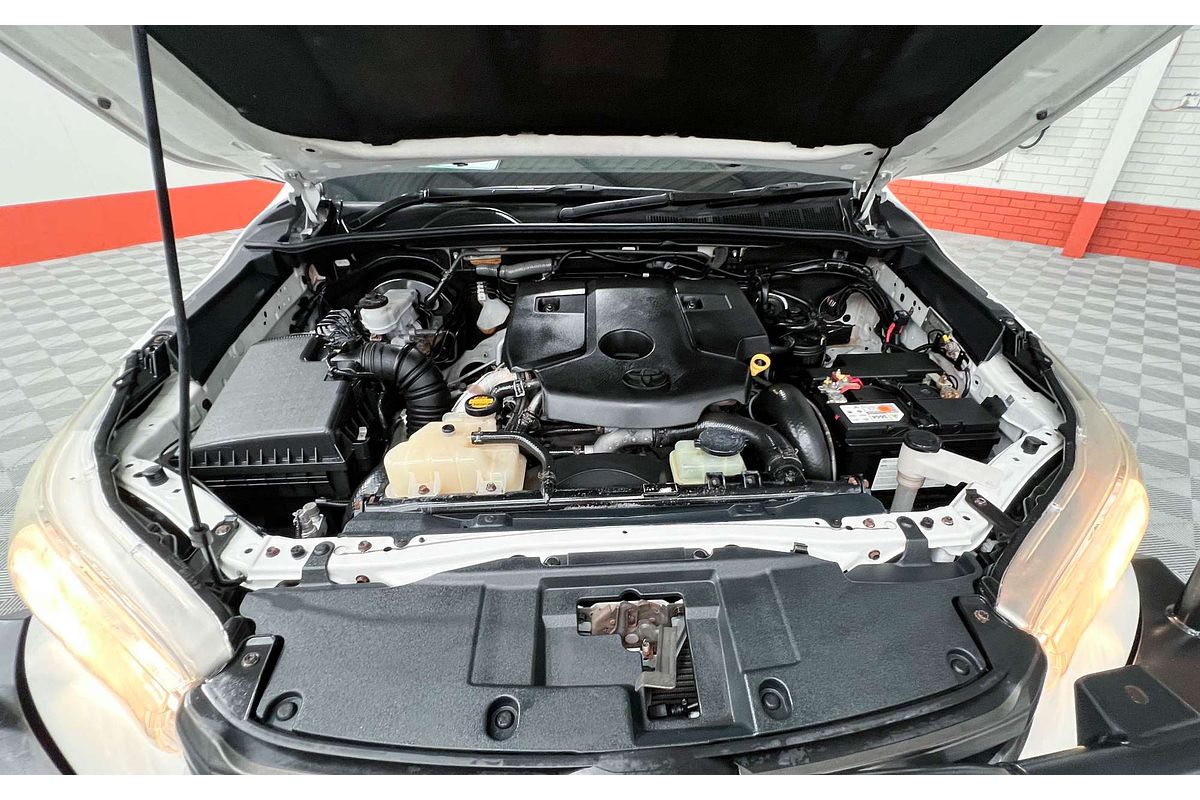 2015 Toyota Hilux SR GUN126R 4X4
