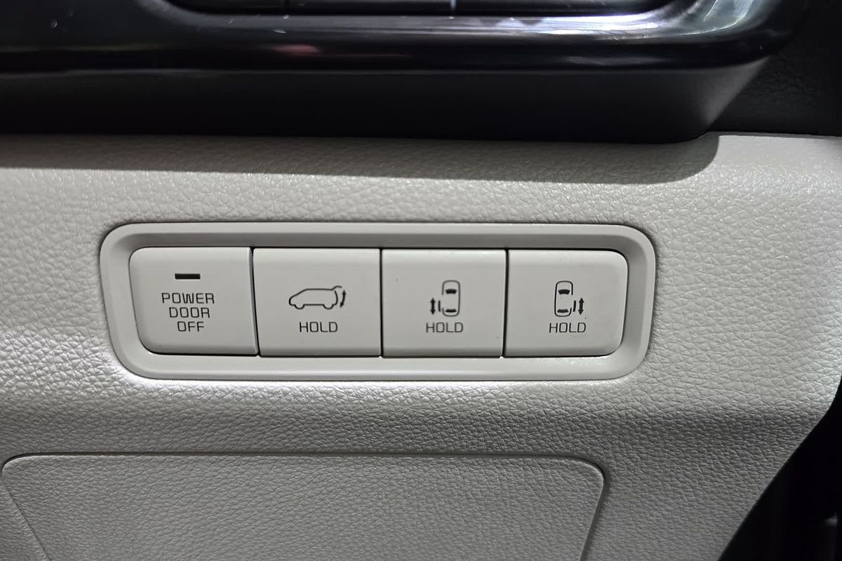 2023 Kia Carnival SLi KA4