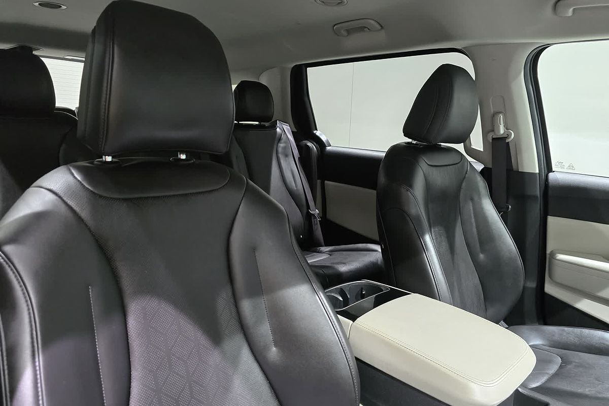 2023 Kia Carnival SLi KA4