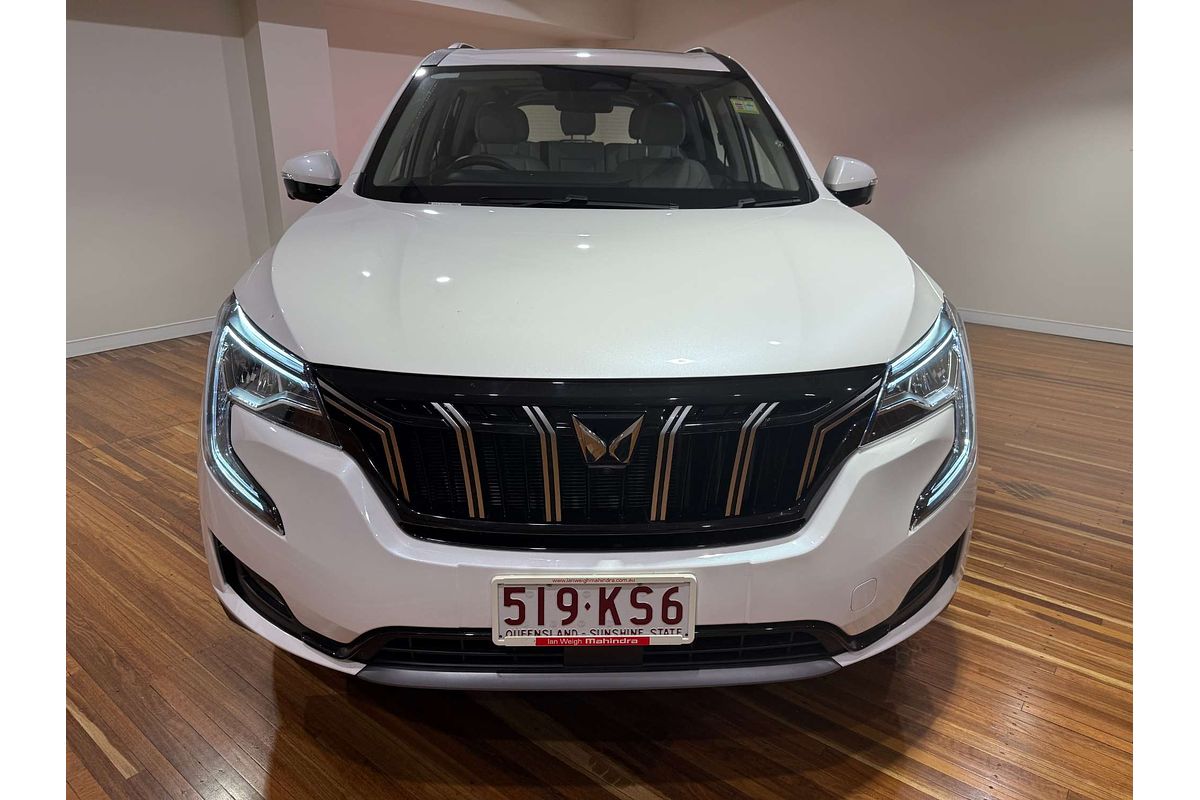 2024 Mahindra XUV700 AX7