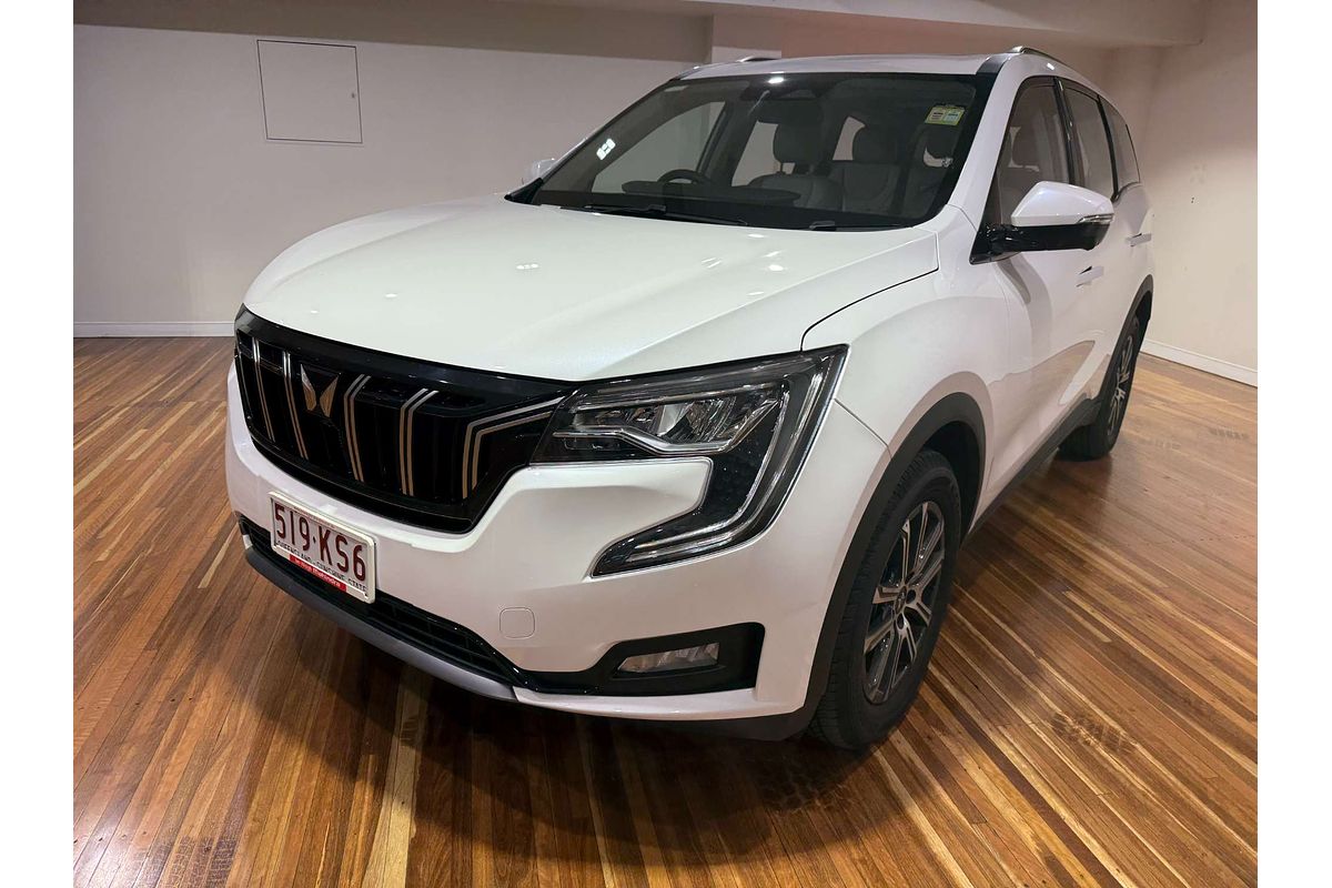 2024 Mahindra XUV700 AX7