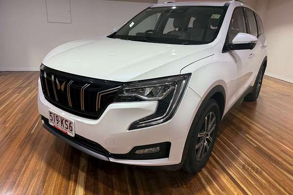 2024 Mahindra XUV700 AX7