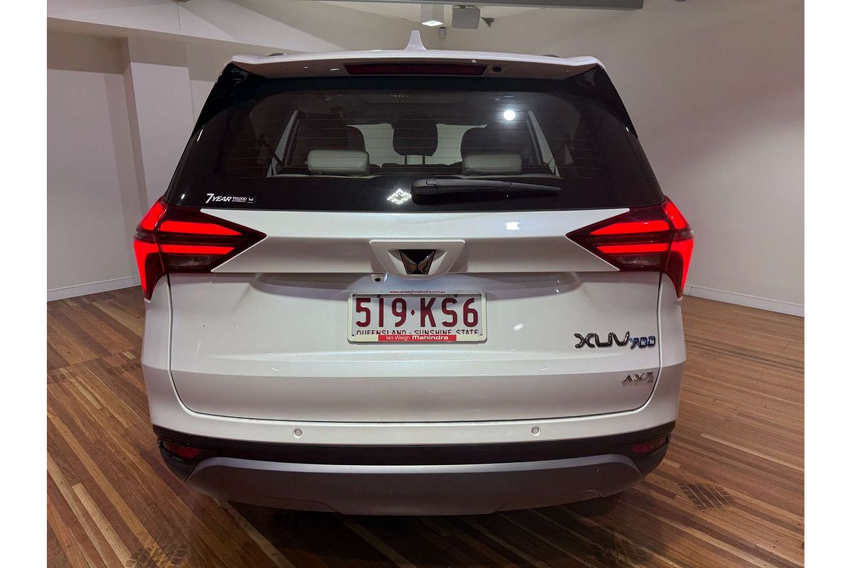 2024 Mahindra XUV700 AX7
