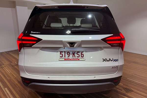 2024 Mahindra XUV700 AX7