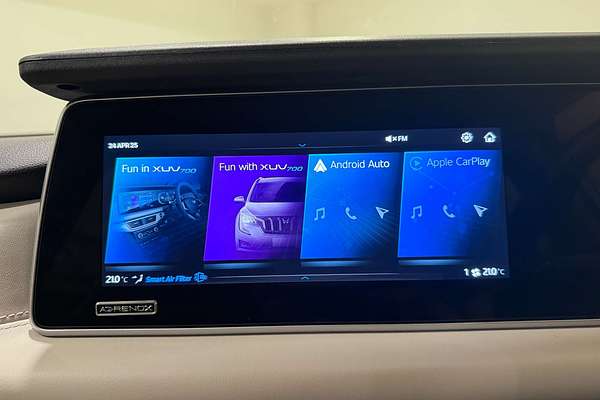 2024 Mahindra XUV700 AX7