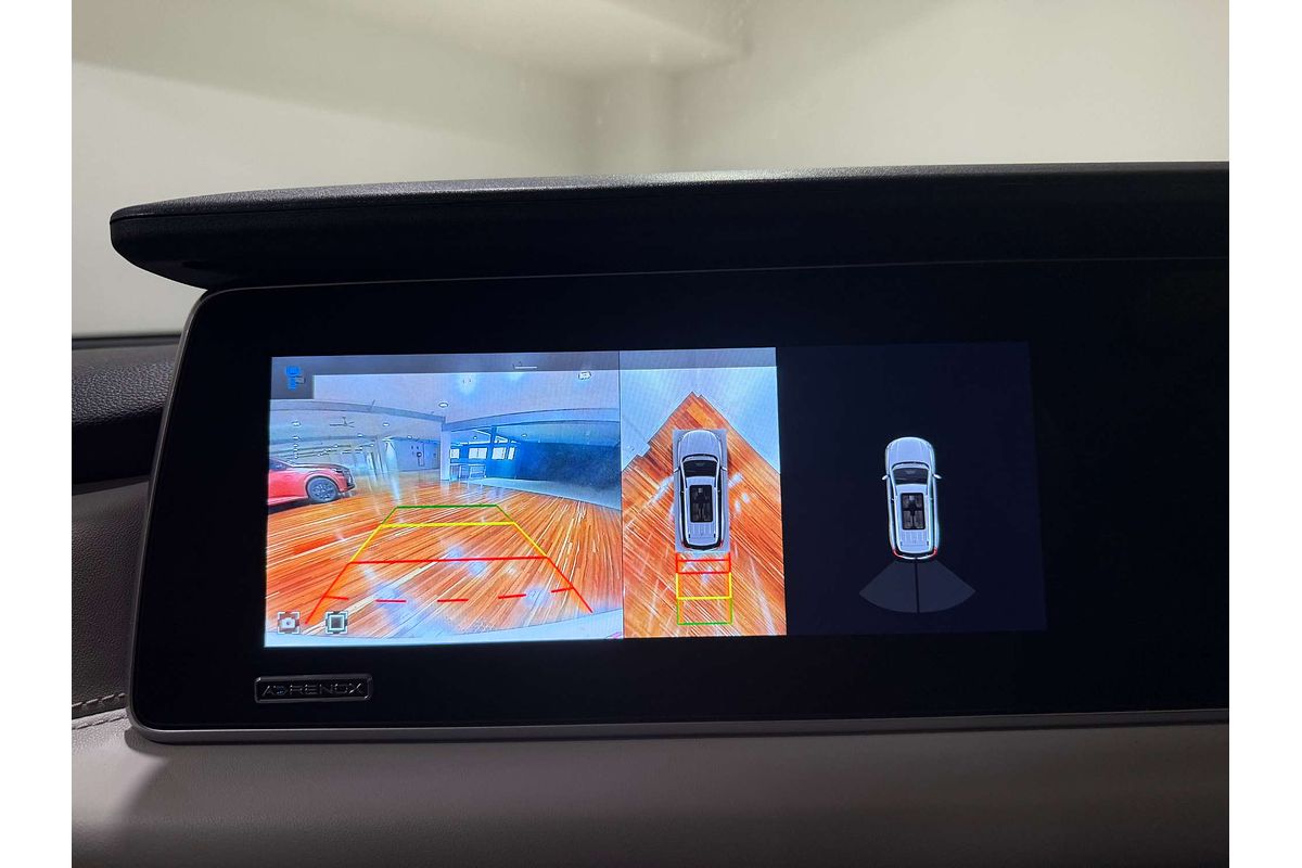 2024 Mahindra XUV700 AX7