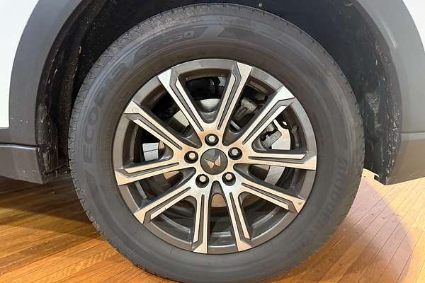 2024 Mahindra XUV700 AX7