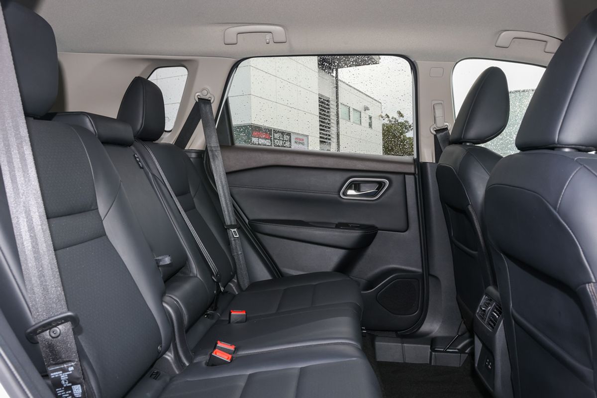 2023 Nissan X-TRAIL ST-L T33