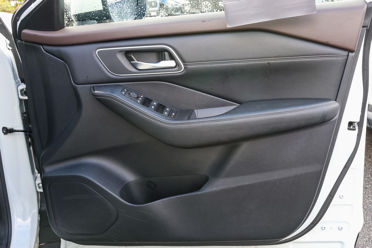 2023 Nissan X-TRAIL ST-L T33